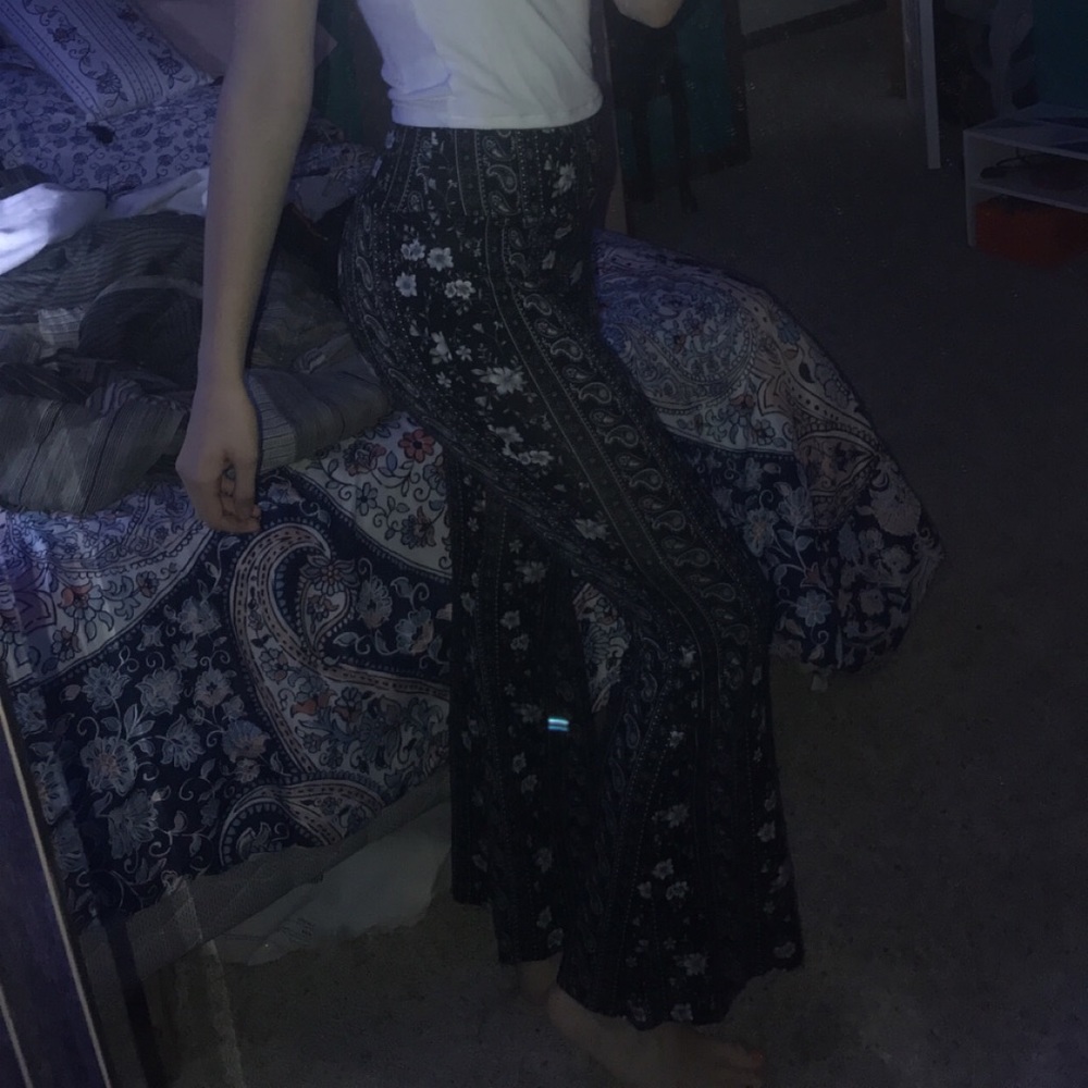 FLARE PANTS- BLACK AND WHITE PRINT